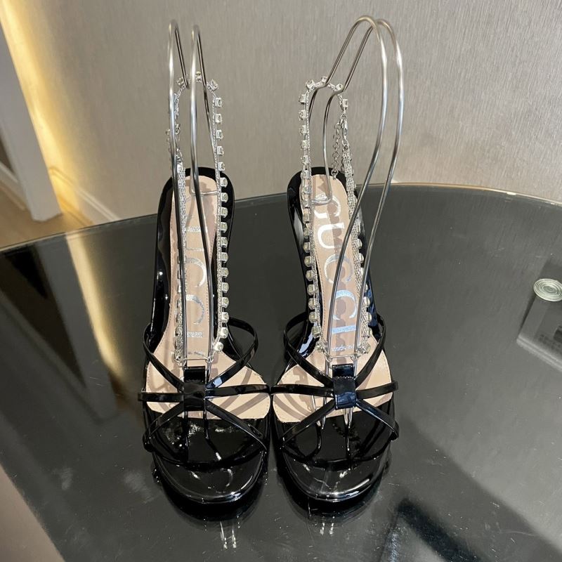 G*u*i sandals